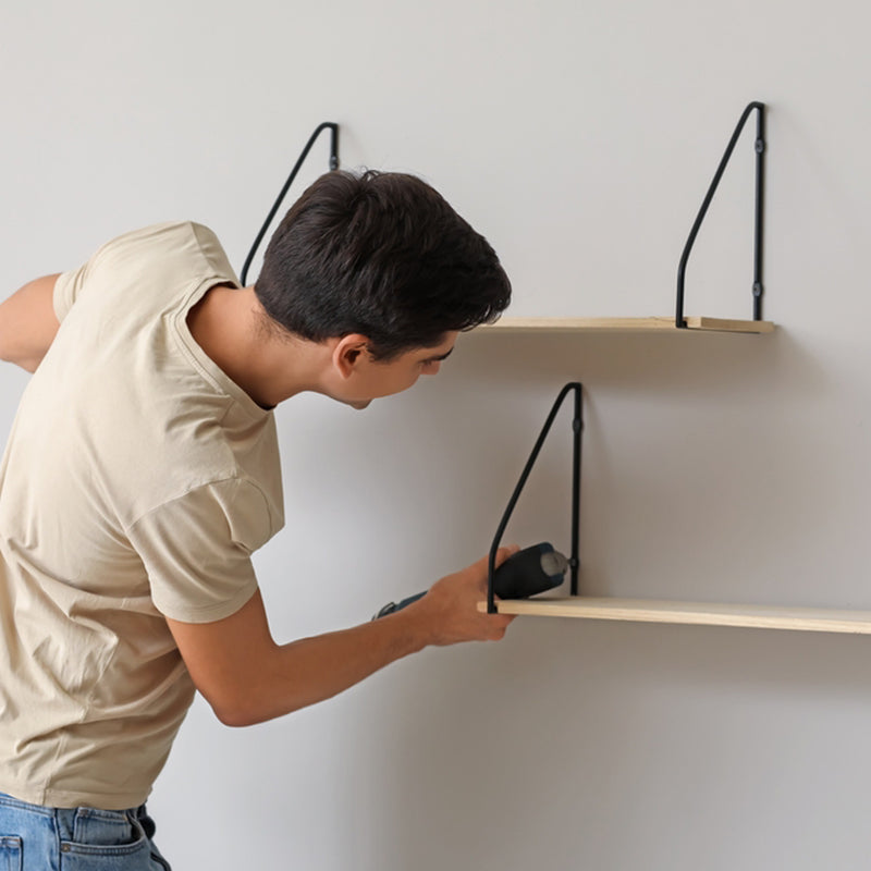 Installing shelves 